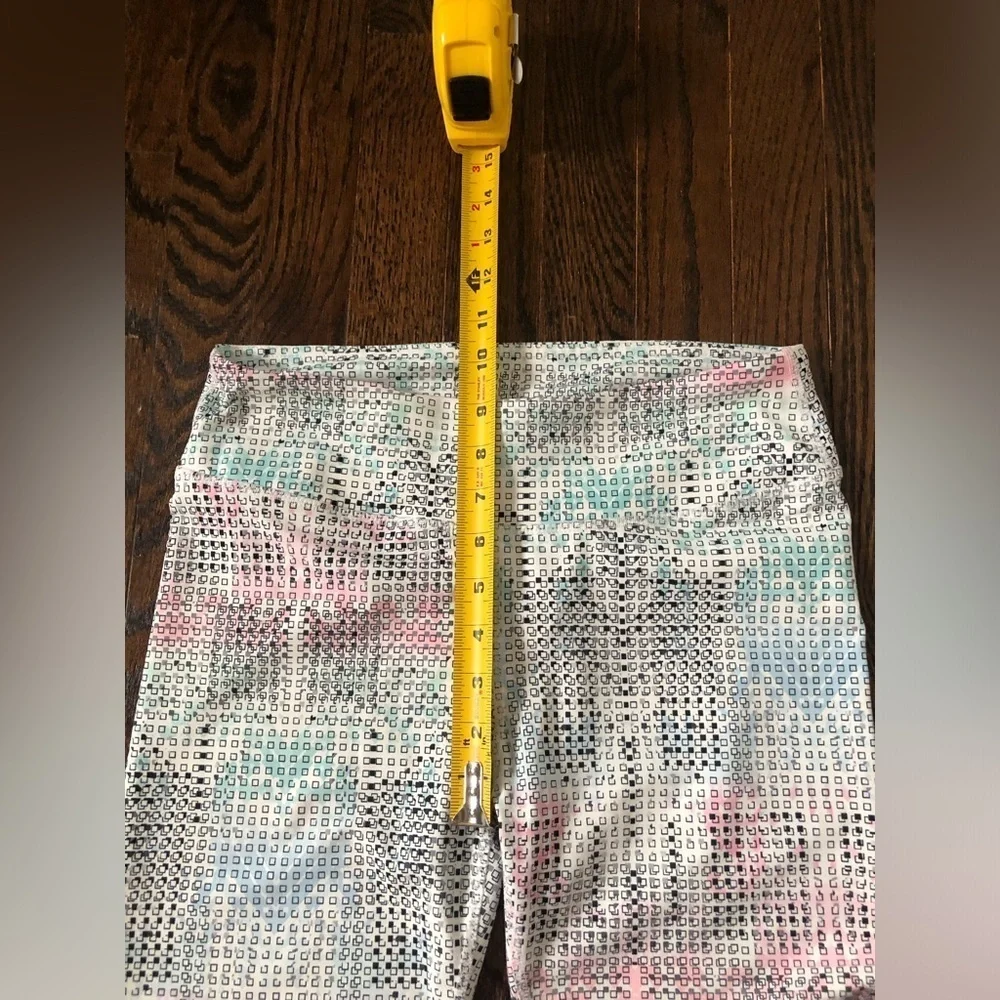 Fabletics Women's S Define PowerHold Mid-Rise Capri Leggings in Arctic Print